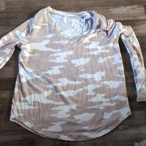 SO Women's Tan and White Camouflage Long Sleeve Top